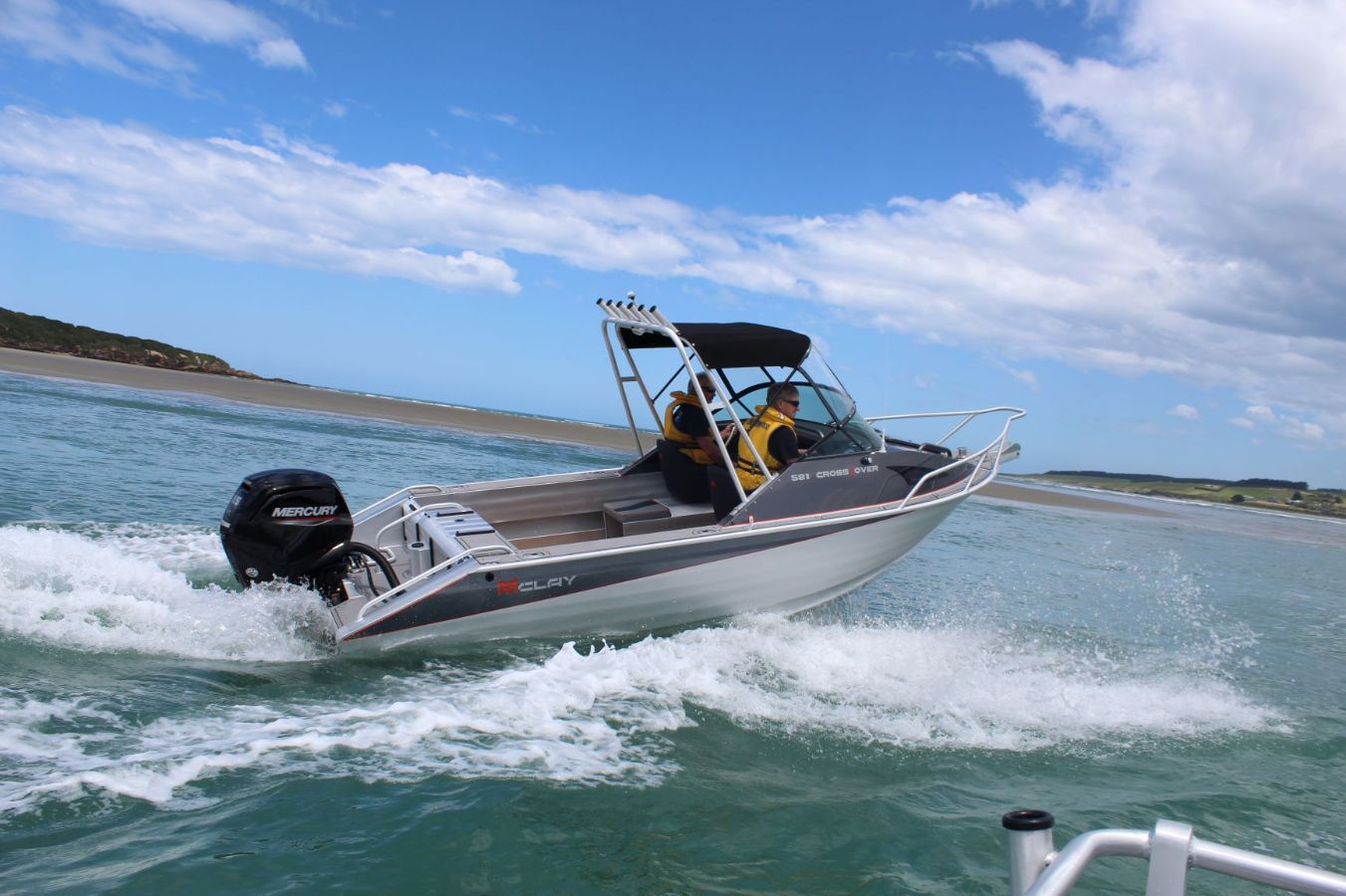 Mclay 581 CrossXover with standard features that will suit most family boating needs